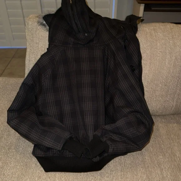 Hurley Women’s Fur Collar Hooded Winter Jacket. Shell 55% Cotton, 45% Polyester - Picture 5 of 7